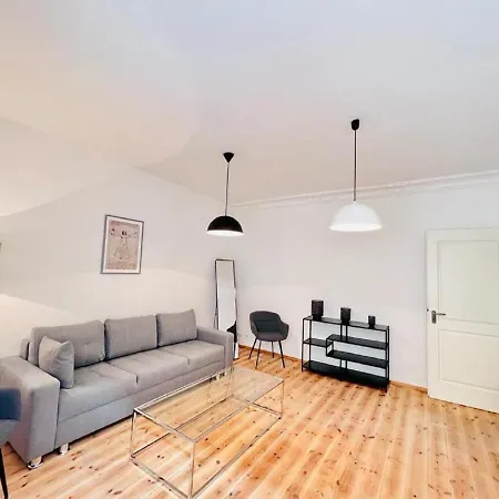 Alte Schoenhauser Lux * برلين